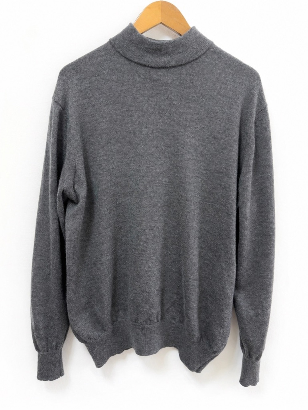 Alfani 100% Merino Wool Gray Turtleneck Sweater Italy Size M Classic Luxury
